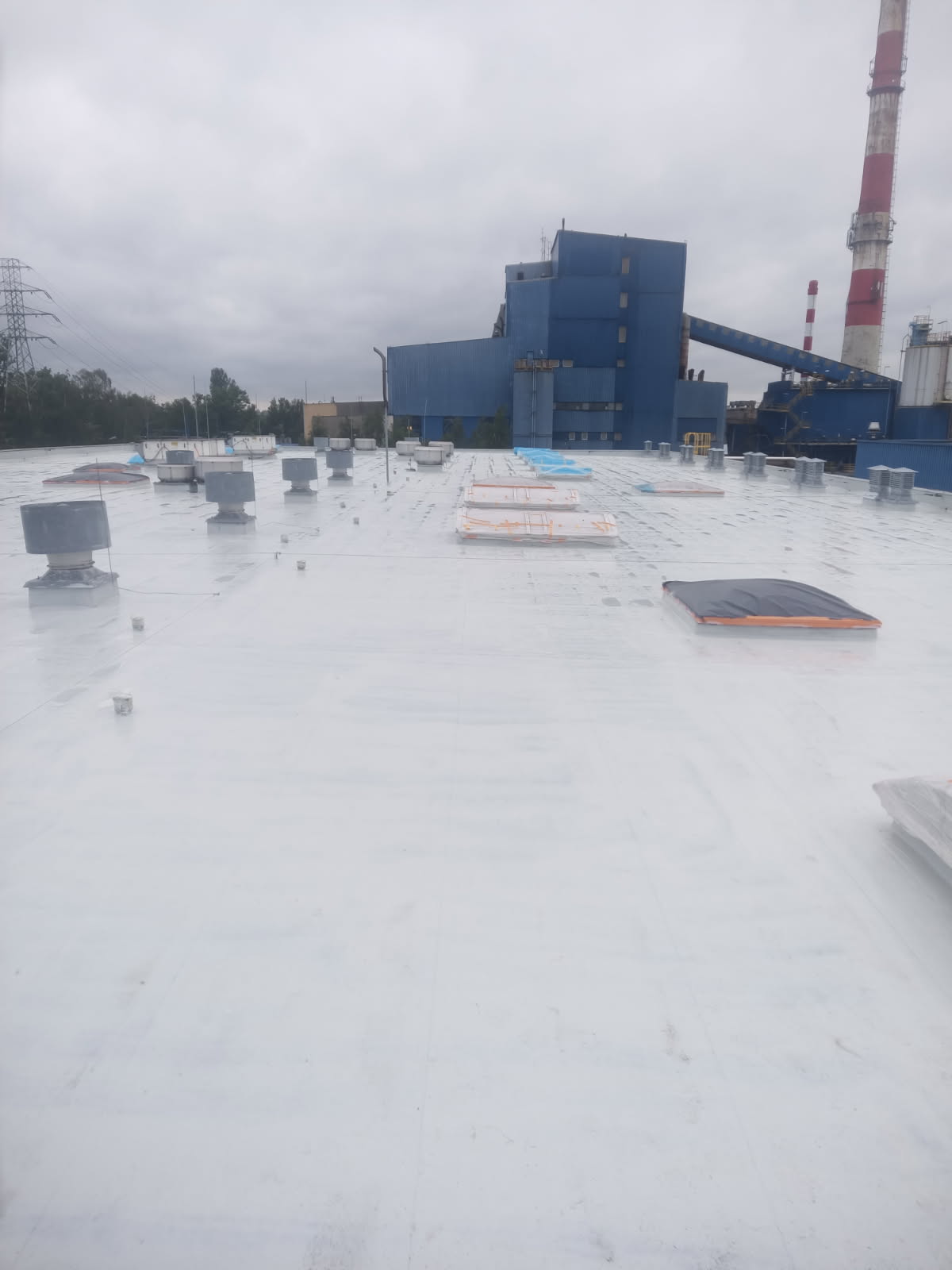 Serwis dachów przemysłowych